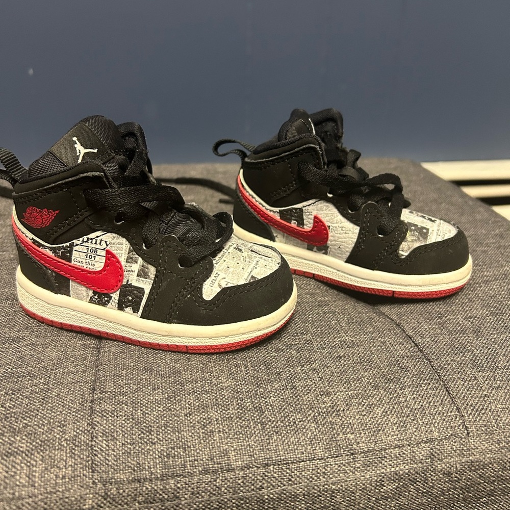 Baby Air Jordan 1 Mid SE “Newspaper Air Times” shoes size 4C